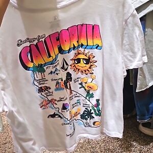 Cropped Volcom California shirt